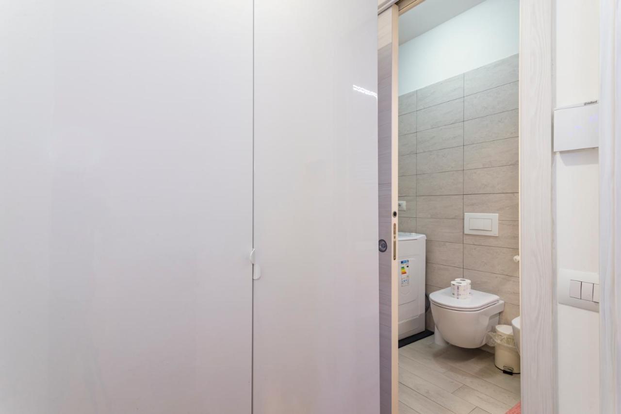 Comodo Appartamento Vicino A Stazione Centrale - Brianza Master Guest Milão Exterior foto